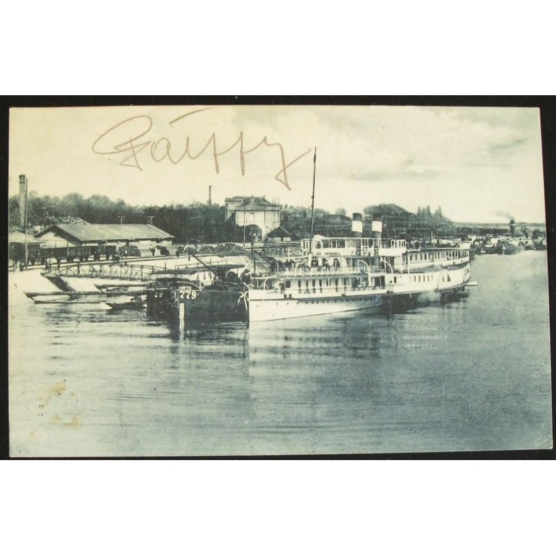 Komárom, kikötő hajóval