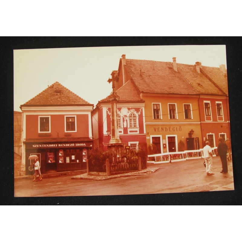Szentendre, utca foto vendéglővel